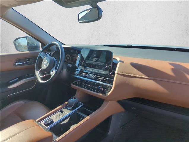 Used 2022 Nissan Pathfinder Platinum w/ Cargo Package image 20