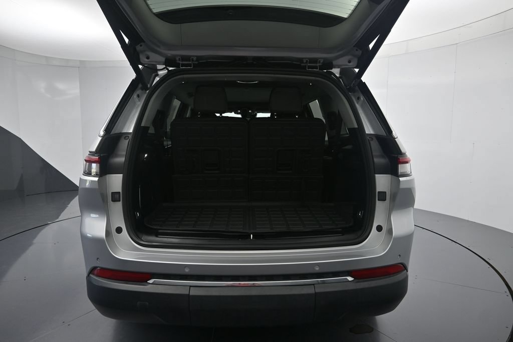 Used 2021 Jeep Grand Cherokee L Limited RWD image 28