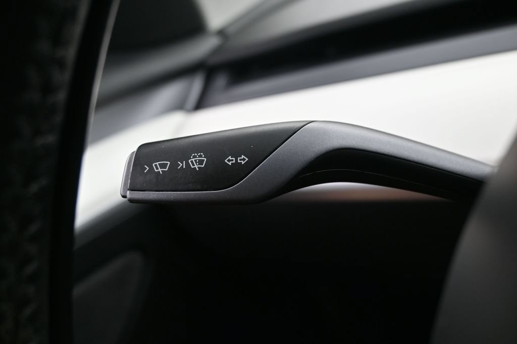 Used 2023 Tesla Model 3 Standard Range RWD image 29