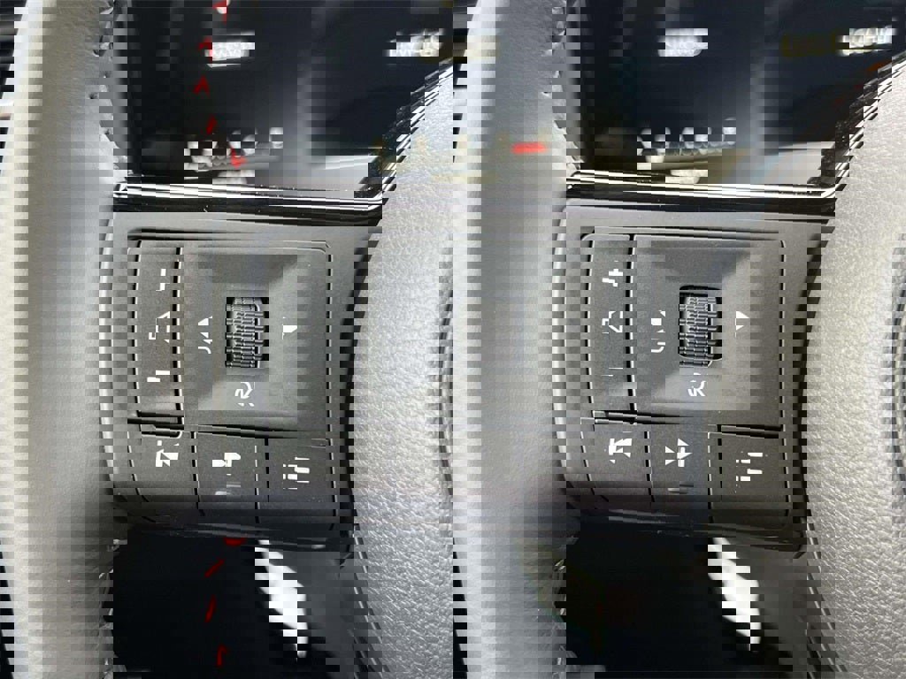 New 2026 Nissan Kicks SR w/ Cold Weather Package image 21