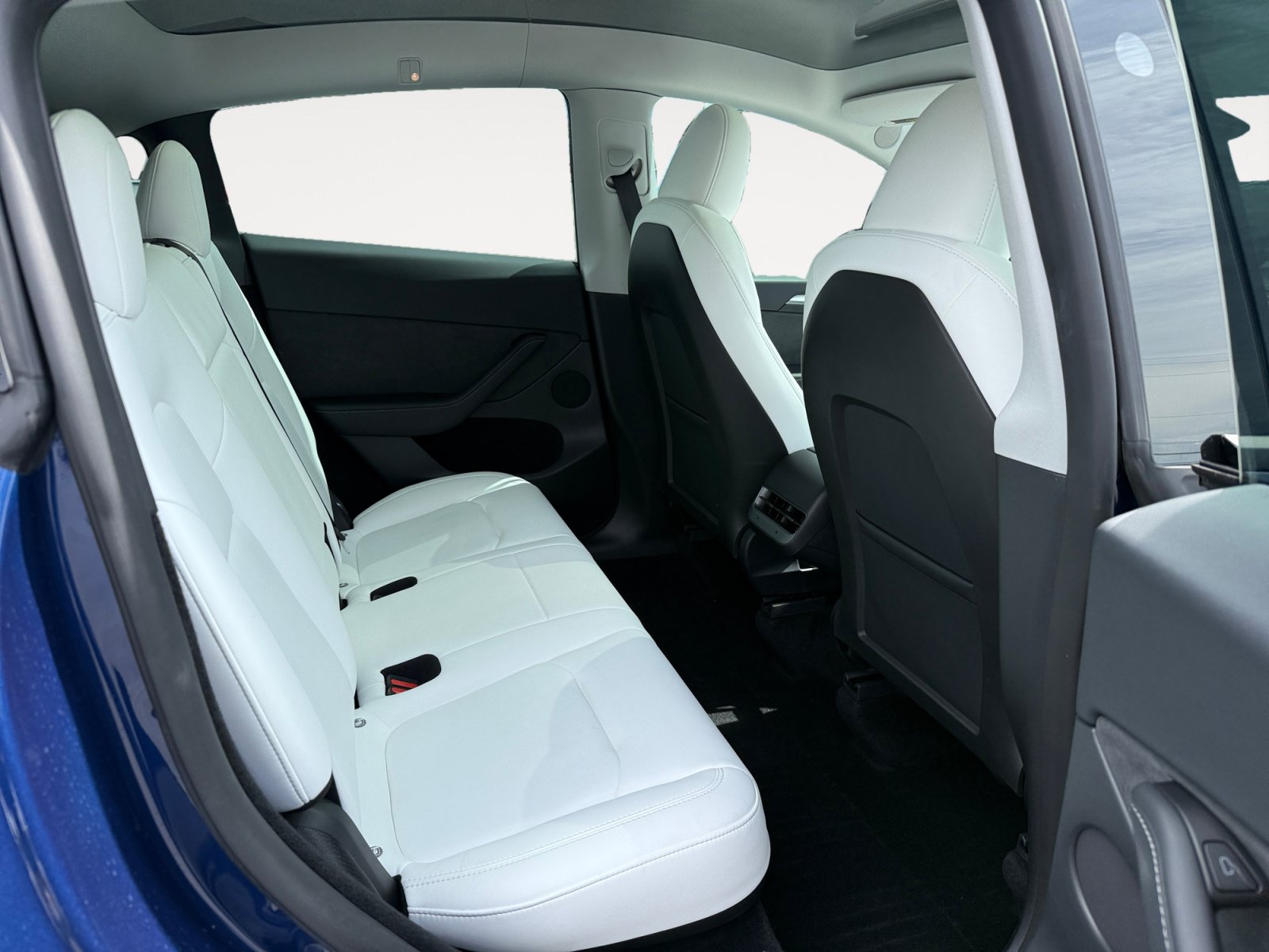 Used 2024 Tesla Model Y Performance AWD/4WD image 18