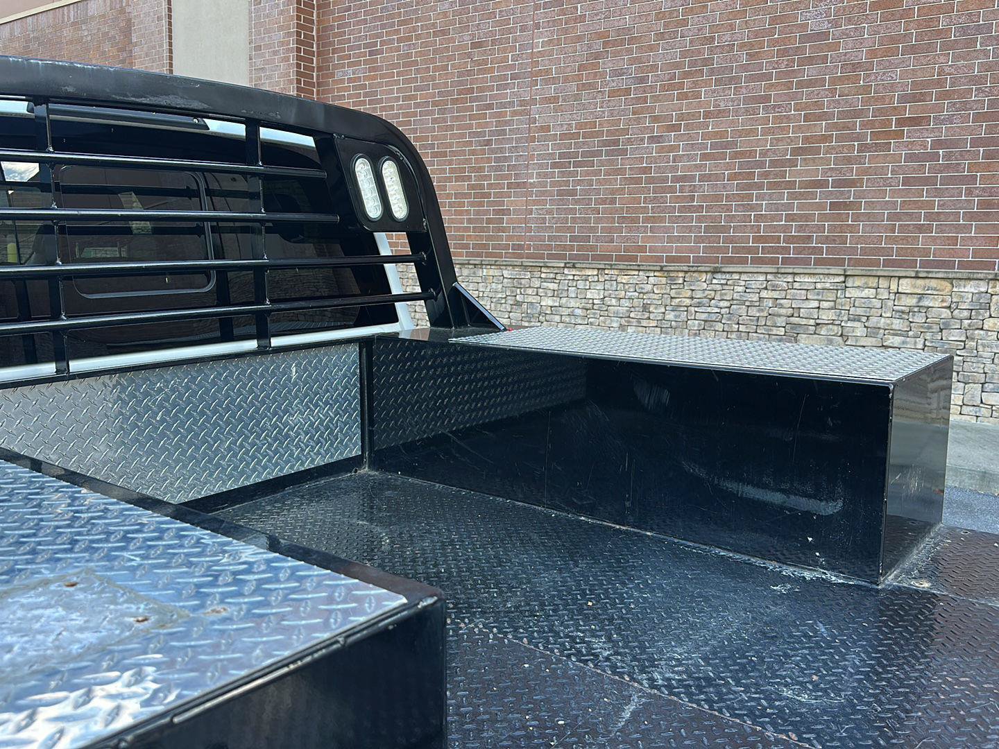 Used 2024 Ford F550 4x4 Crew Cab Super Duty image 12