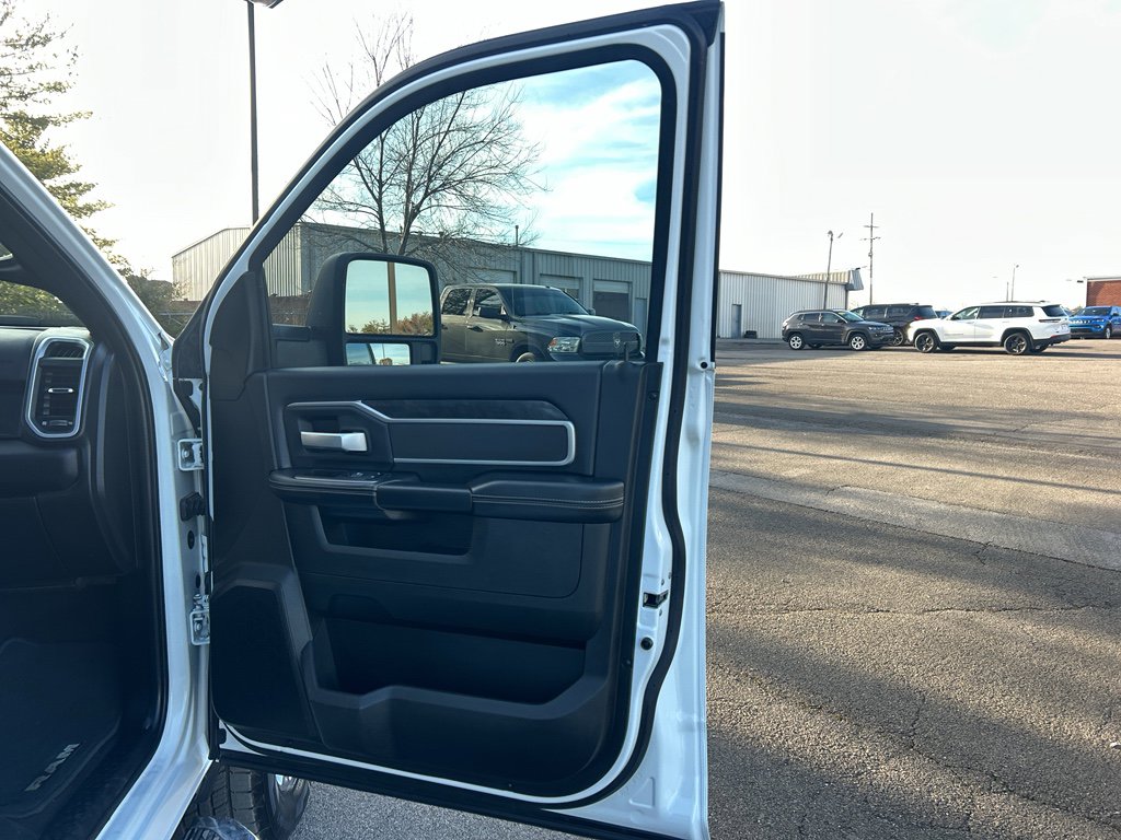 Used 2024 RAM 2500 Big Horn w/ Off Road Package AWD/4WD image 18
