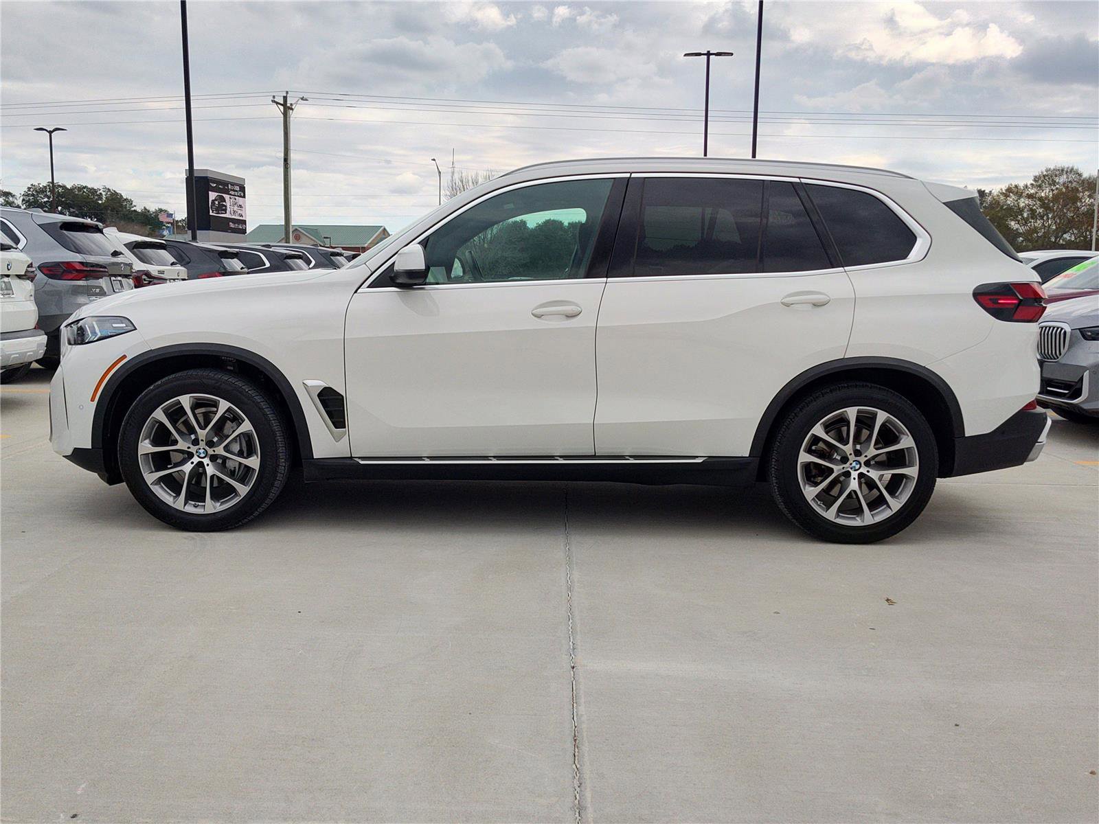 Used 2025 BMW X5 xDrive40i image 3