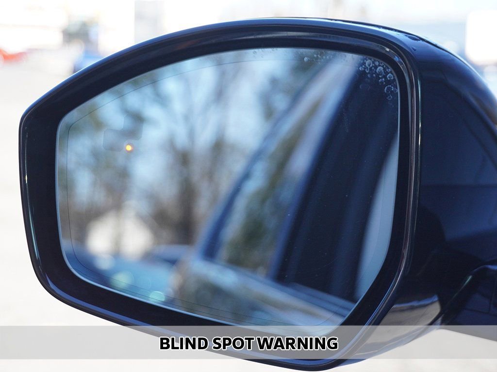 Used 2024 Land Rover Discovery Sport S image 9