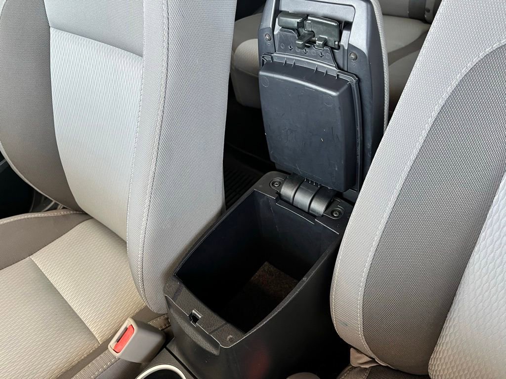 Used 2018 Toyota Corolla LE FWD image 29