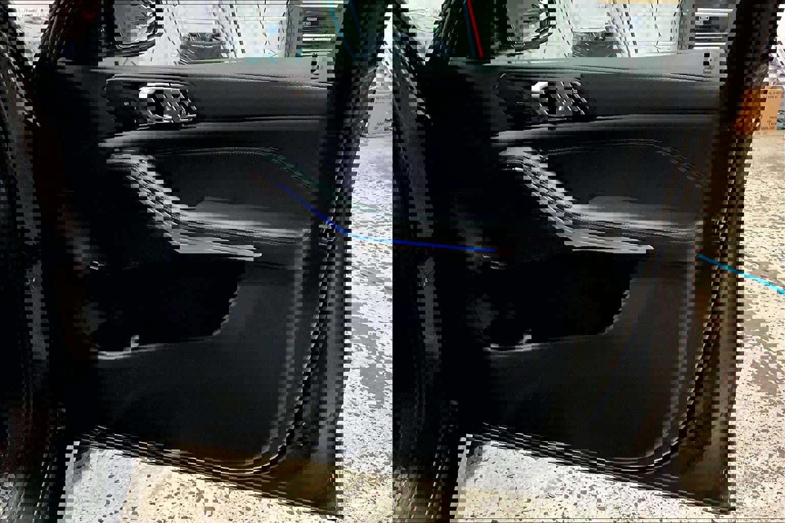 Used 2023 BMW X7 xDrive40i w/ M Sport Package image 23