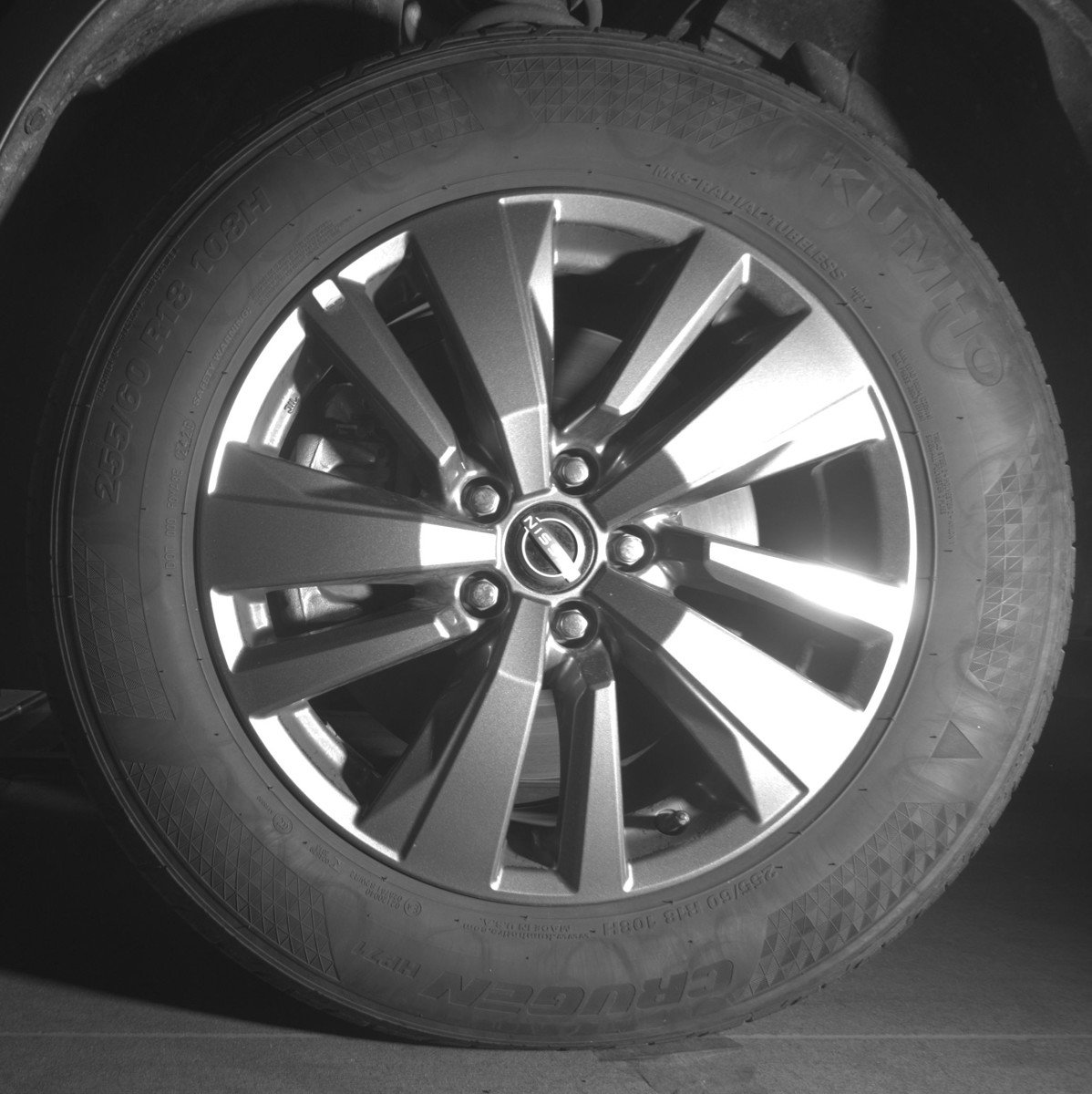 Used 2025 Nissan Pathfinder SV FWD image 12