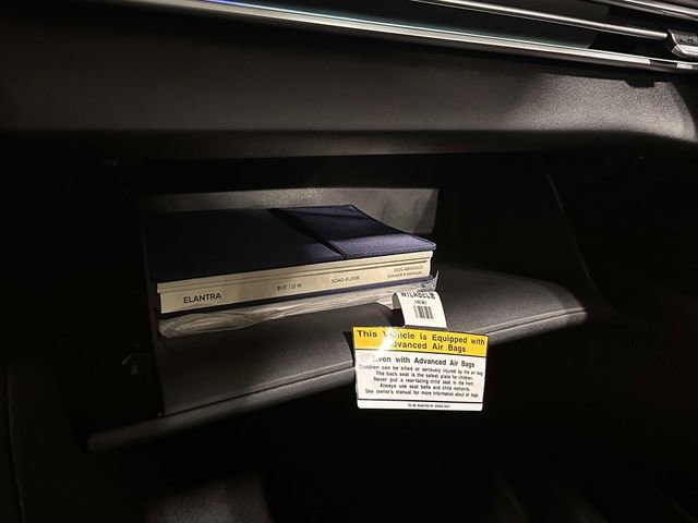 Used 2025 Hyundai Elantra Limited w/ Cargo Package FWD image 35