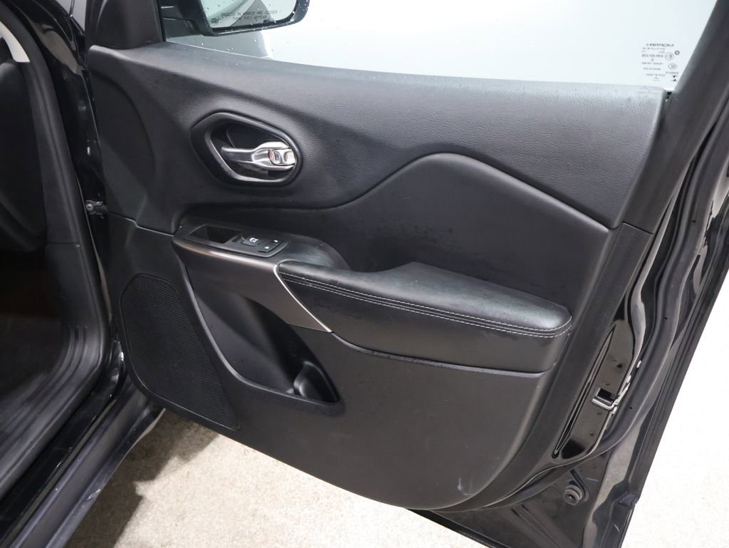 Certified 2022 Jeep Cherokee Limited image 28