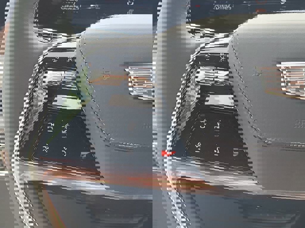 New 2026 Cadillac Vistiq Platinum AWD/4WD image 14