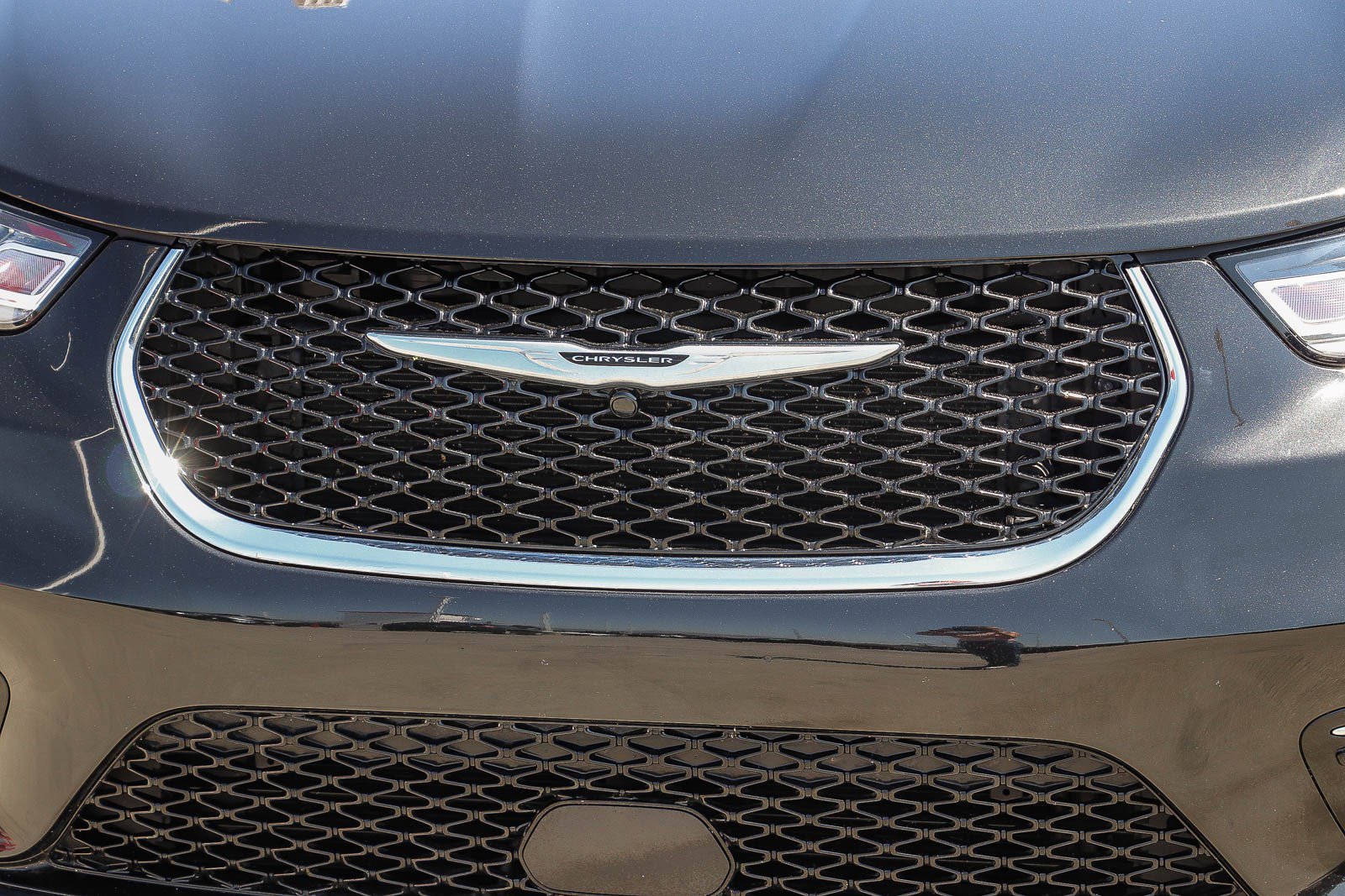 Used 2022 Chrysler Pacifica Touring-L FWD image 12