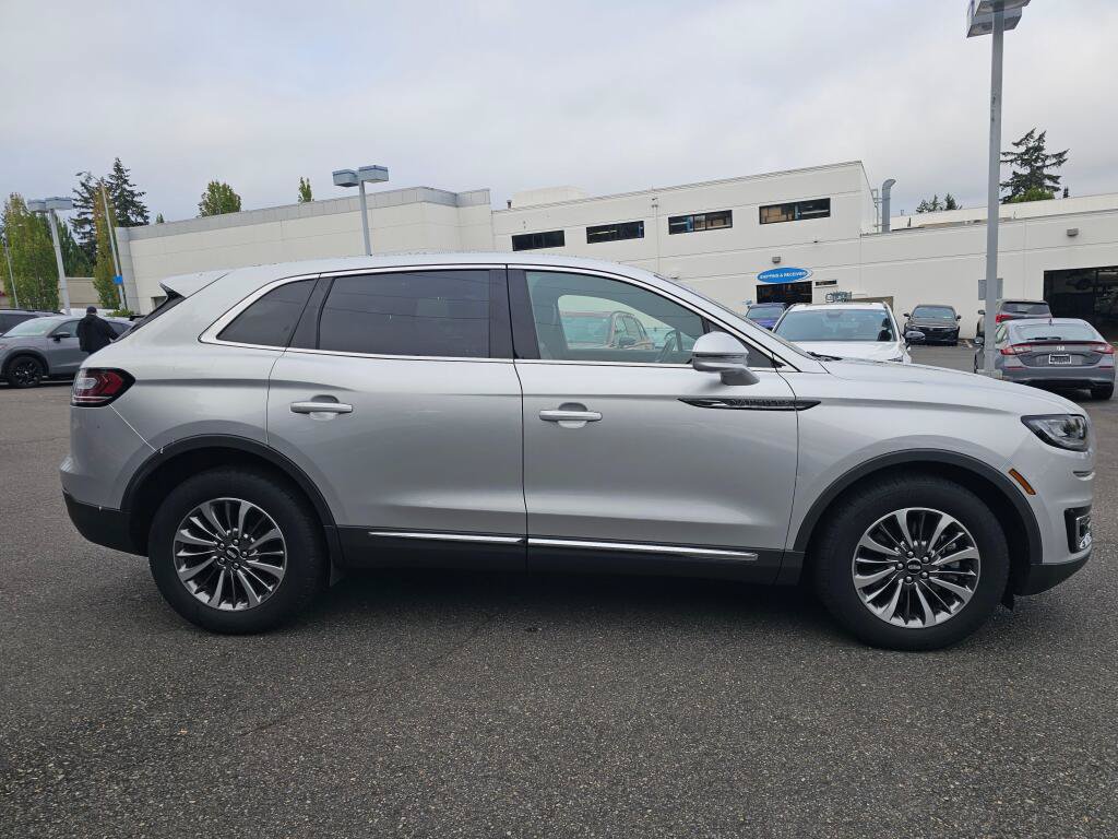 Used 2019 Lincoln Nautilus Select AWD/4WD image 8