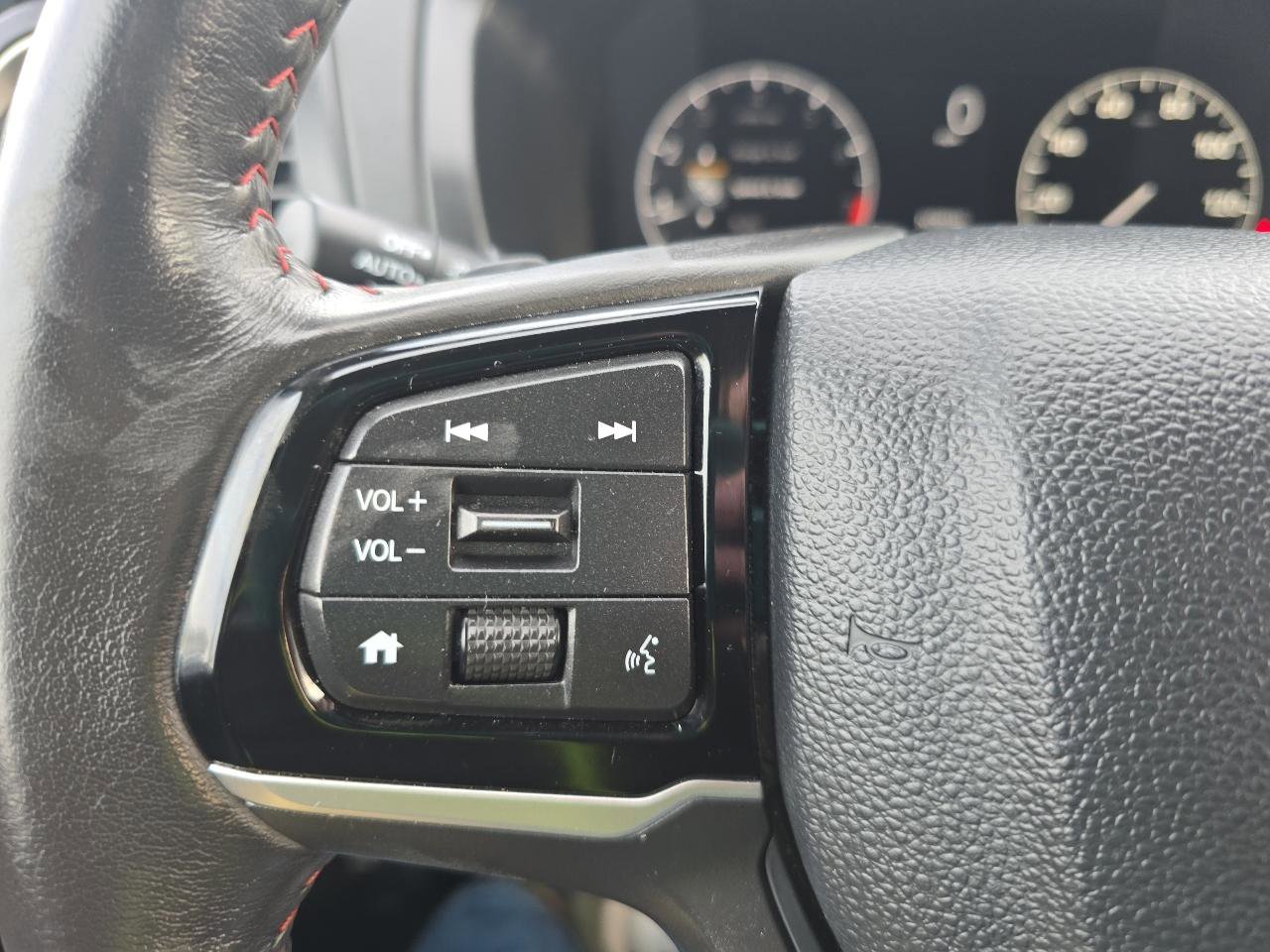 Used 2025 Honda Odyssey Sport-L image 32