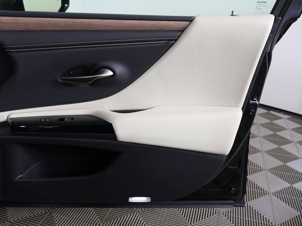 Used 2023 Lexus ES 250 w/ Premium Package image 21