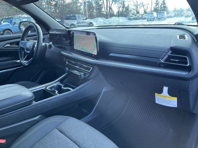 Used 2025 Chevrolet Traverse LT image 29