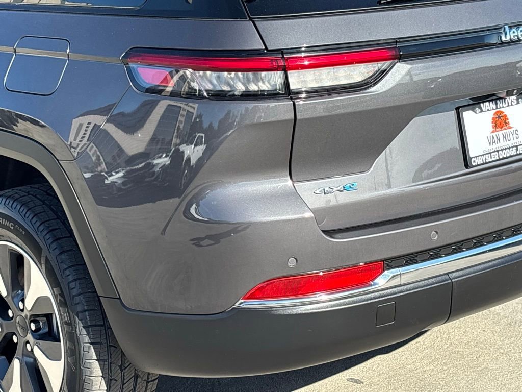 Used 2022 Jeep Grand Cherokee Limited 4xe image 6