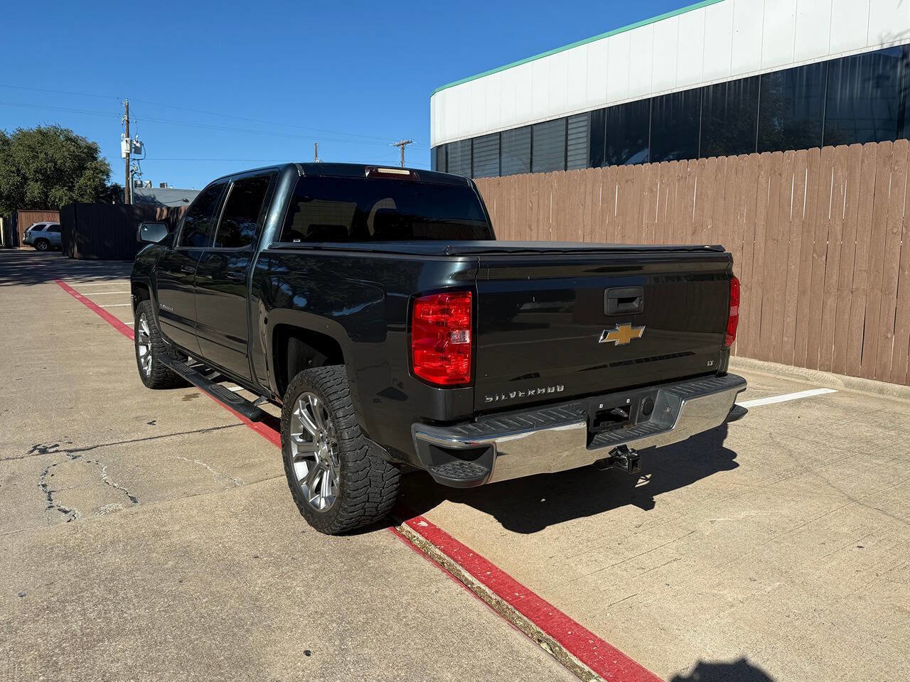 Used 2018 Chevrolet Silverado 1500 LT w/ LT Eassist Package image 4