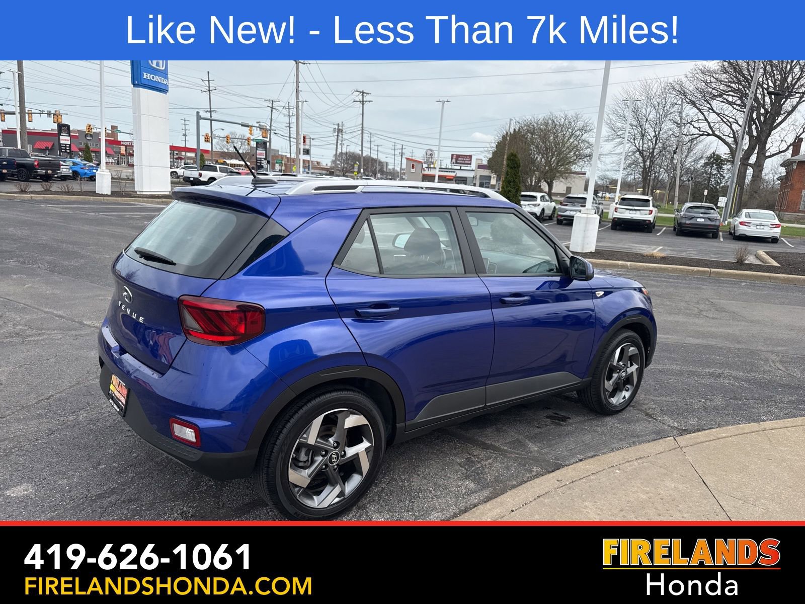 Used 2025 Hyundai Venue SEL image 5