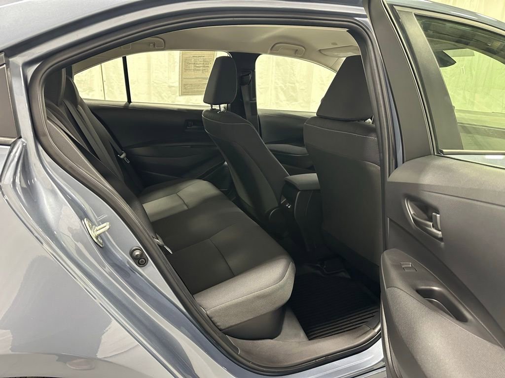 Used 2025 Toyota Corolla LE image 49