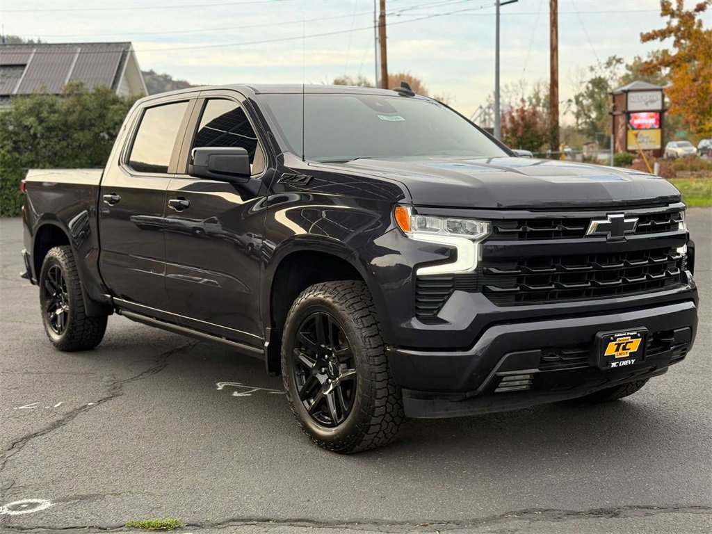 Used 2023 Chevrolet Silverado 1500 RST w/ Z71 Off-Road Package image 3