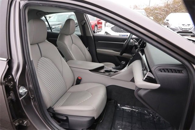 Used 2022 Toyota Camry SE image 26