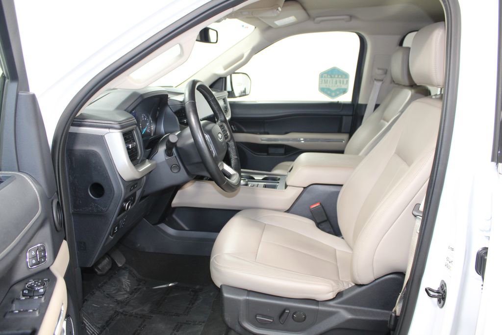 Used 2024 Ford Expedition Max XLT image 24