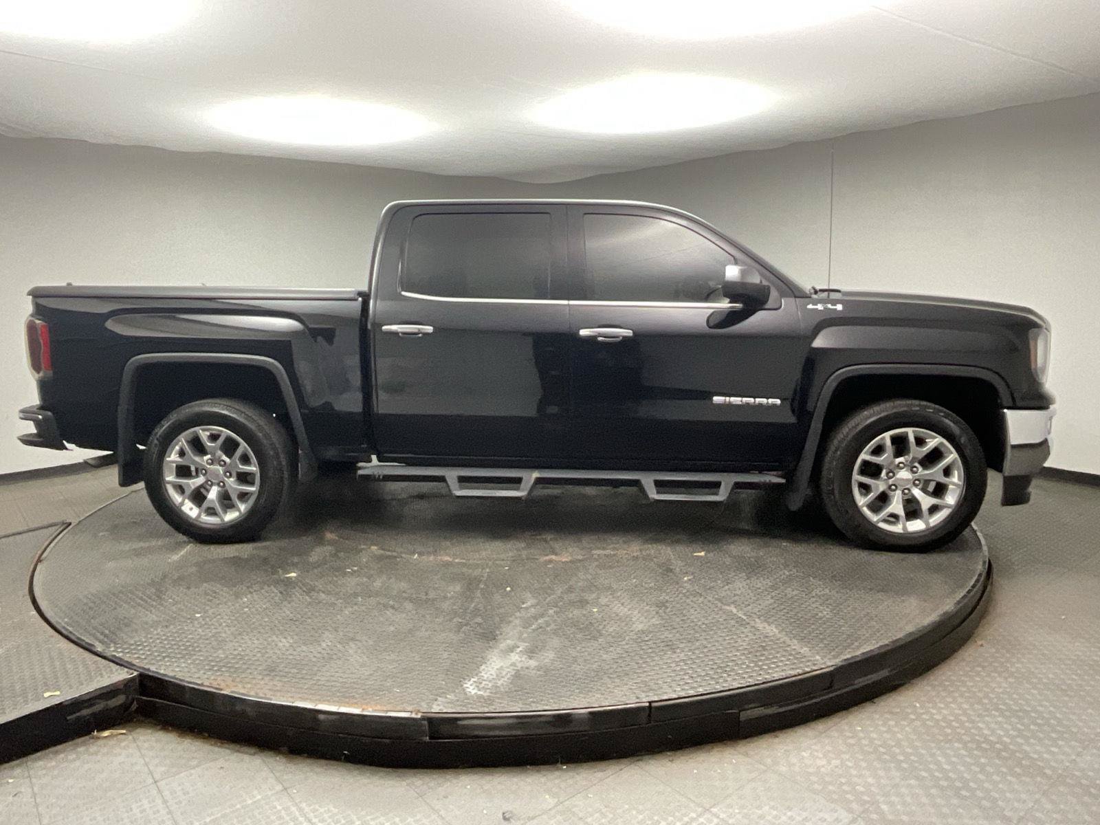 Used 2018 GMC Sierra 1500 SLT w/ SLT Premium Package AWD/4WD image 8