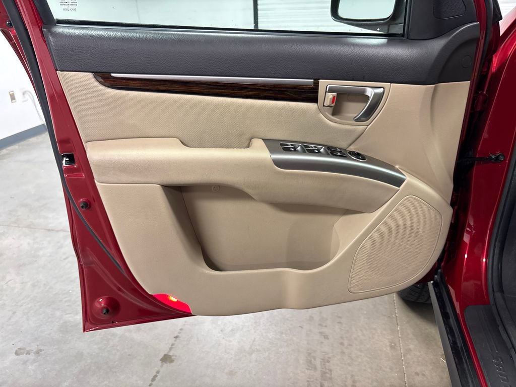 Used 2012 Hyundai Santa Fe GLS FWD image 21