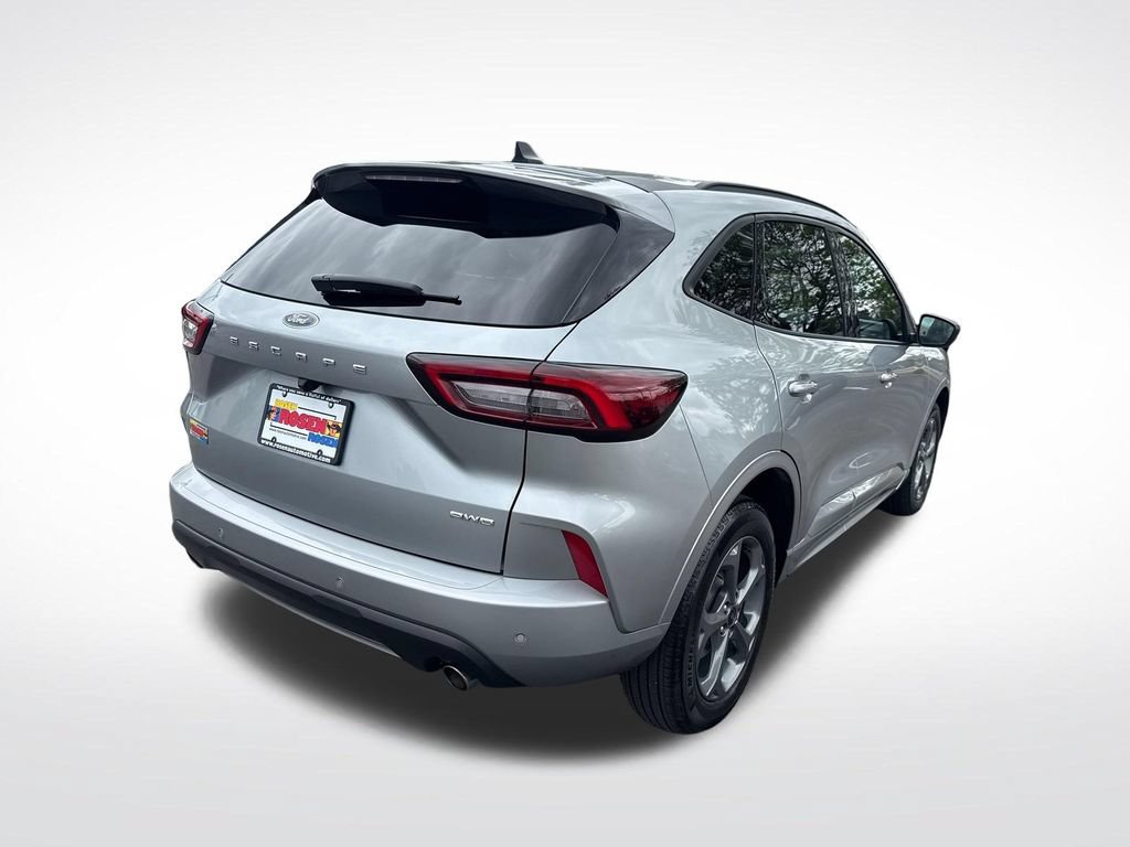 Used 2023 Ford Escape ST-Line w/ Tech Pack #1 AWD/4WD image 5