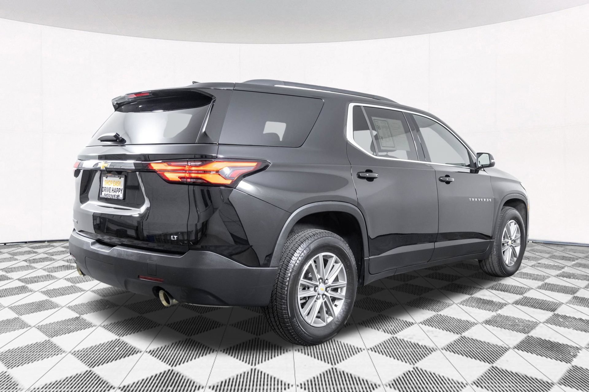 Used 2023 Chevrolet Traverse LT FWD image 19