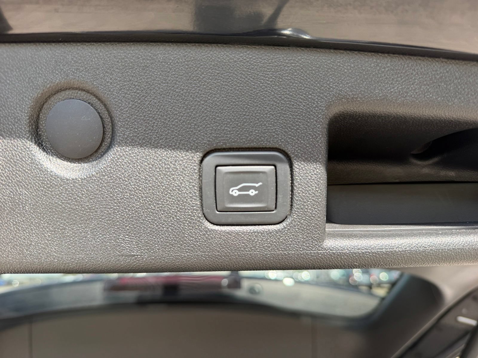 Used 2020 Chevrolet Equinox LT w/ Driver Convenience Package AWD/4WD image 35