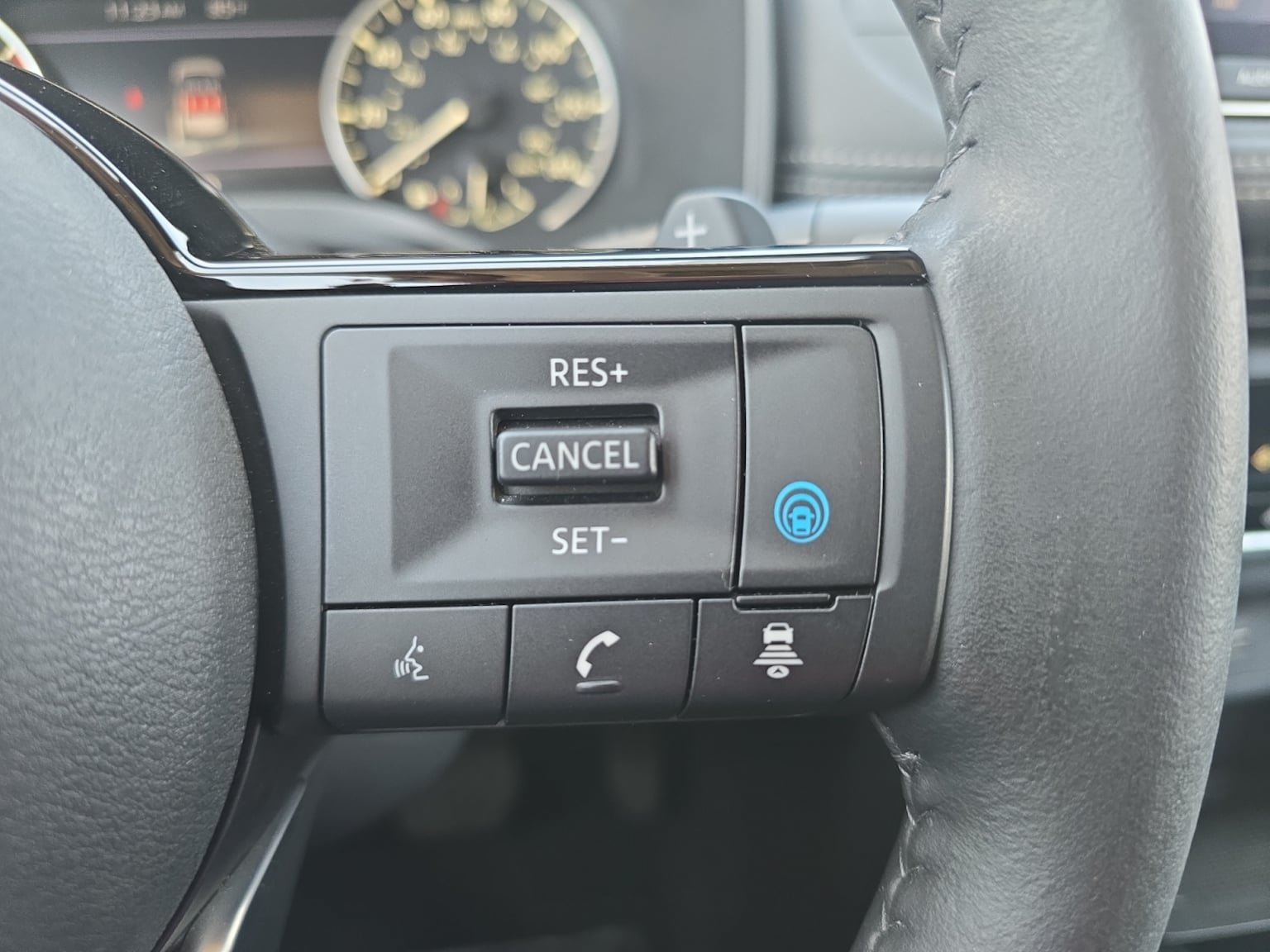 Used 2023 Nissan Rogue SV w/ SV Premium B Package FWD image 23