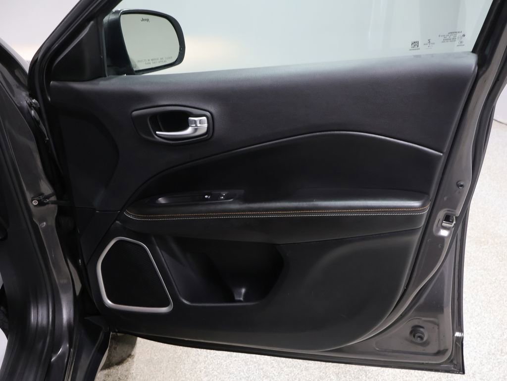 Used 2018 Jeep Compass Latitude w/ Cold Weather Group image 26