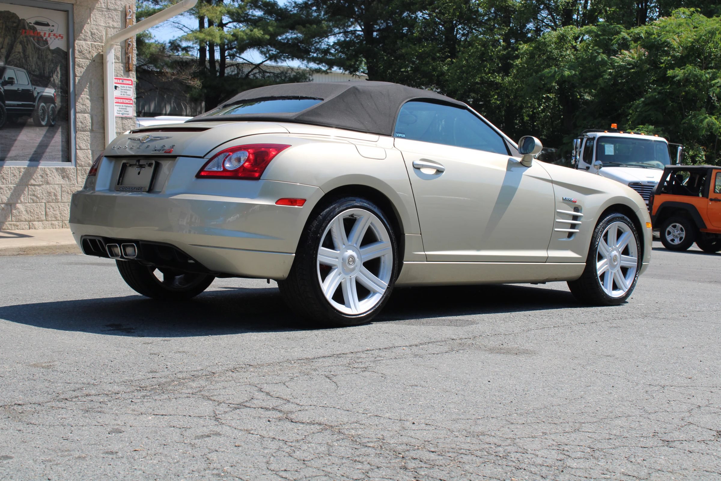Used 2006 Chrysler Crossfire Limited RWD image 6