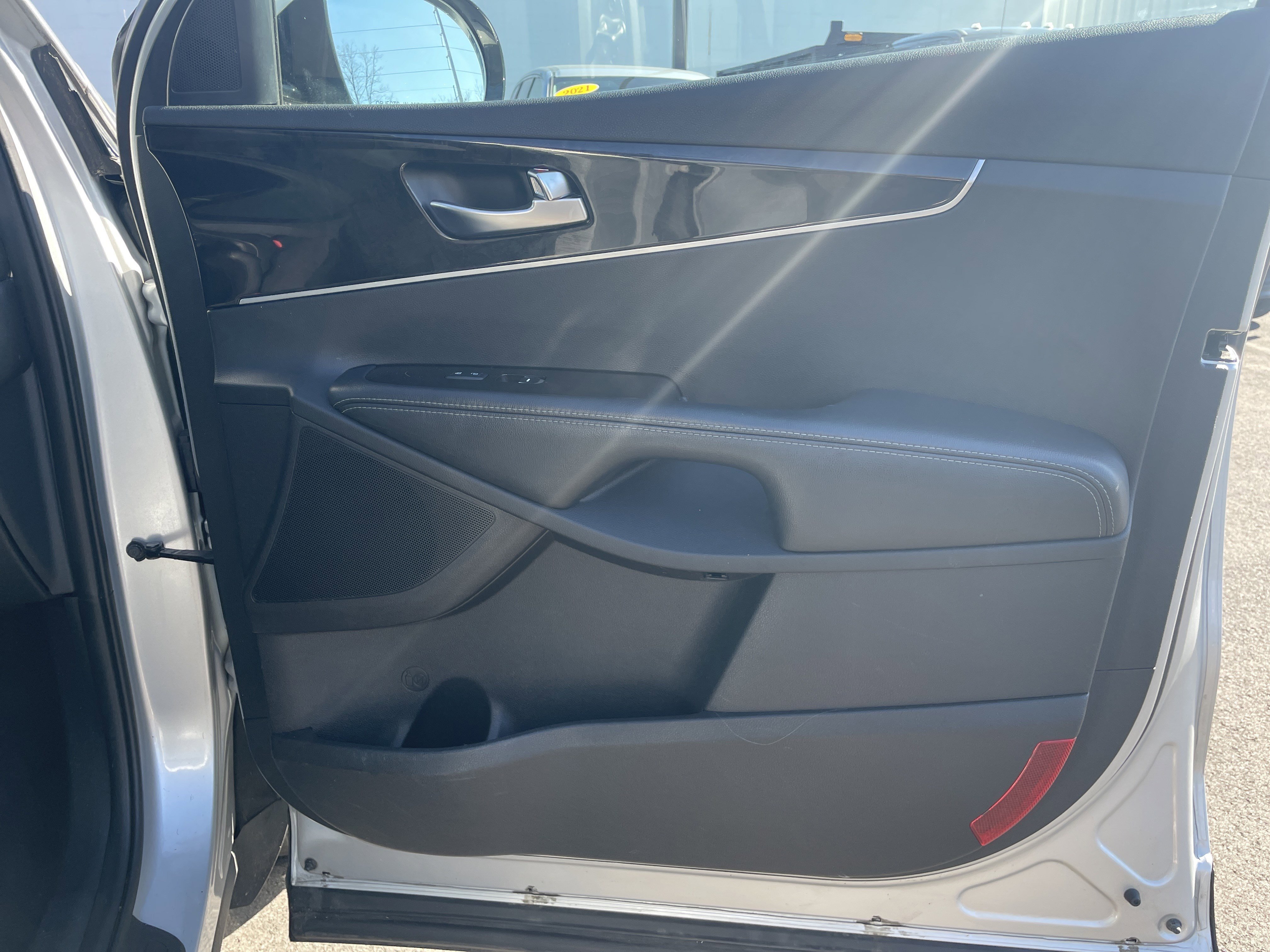 Used 2017 Kia Sorento LX image 11