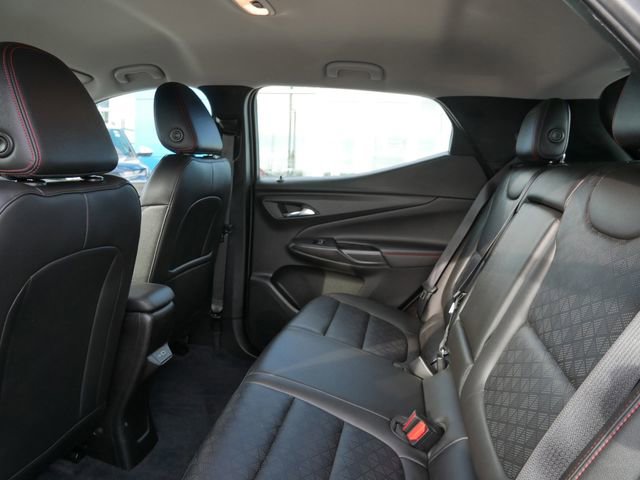 Used 2023 Chevrolet Bolt EUV LT w/ Convenience Package image 8