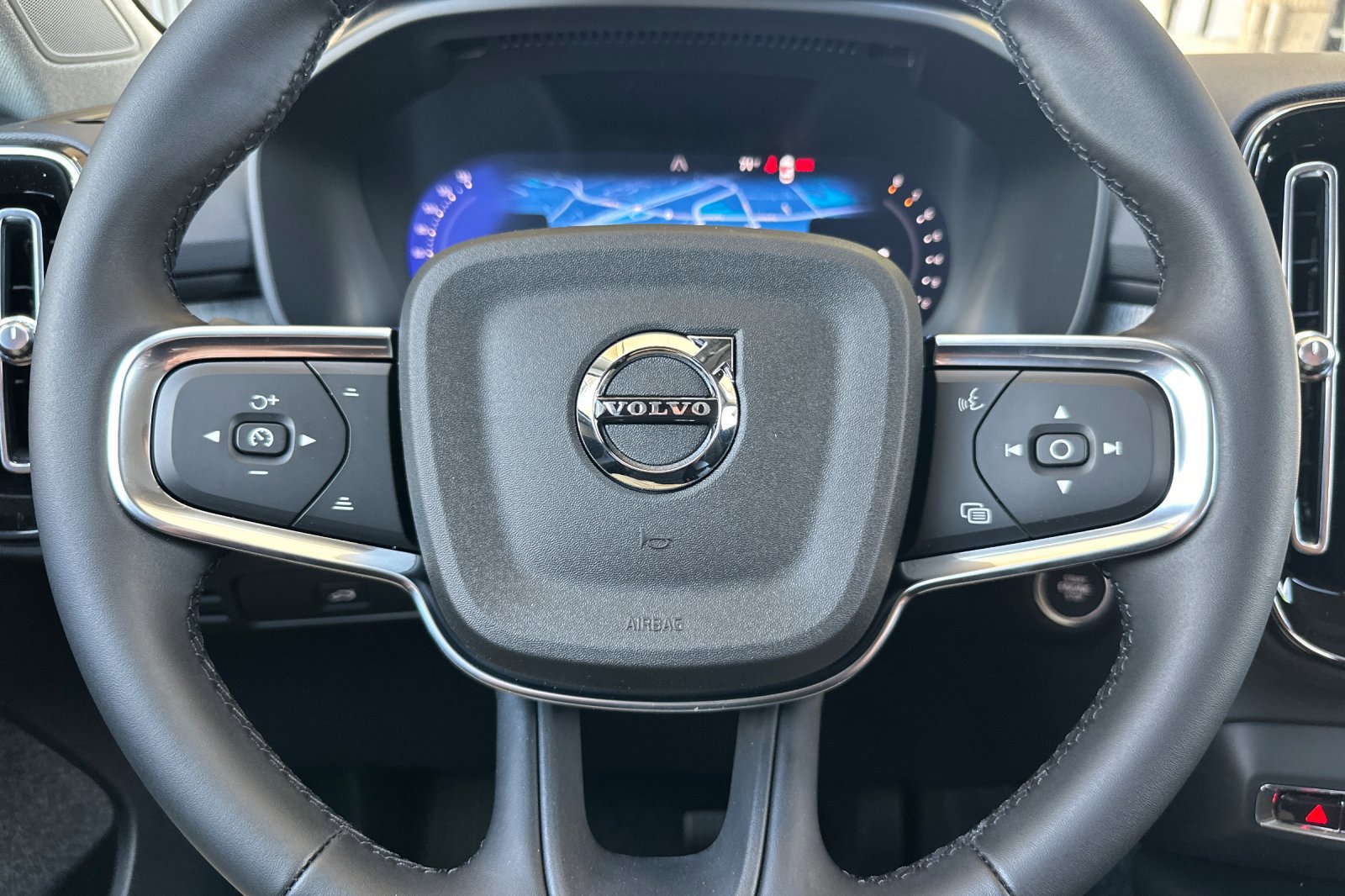 New 2026 Volvo XC40 B5 Core image 21