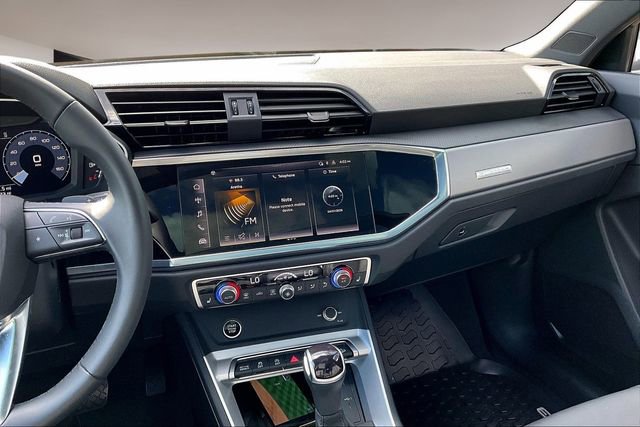 Used 2025 Audi Q3 2.0T Premium w/ Convenience Package image 9