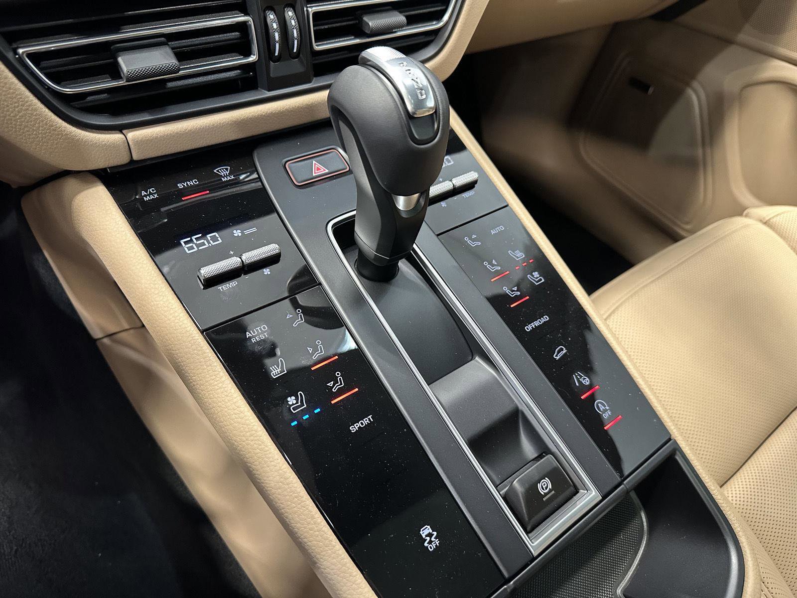 Certified 2026 Porsche Macan Turbo image 29