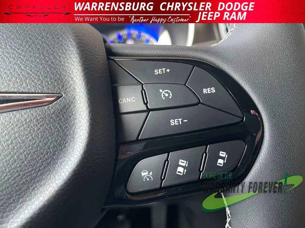 New 2026 Chrysler Pacifica Select w/ S Appearance Package image 31