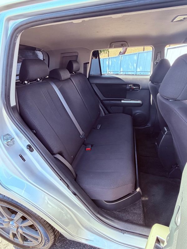 Used 2009 Scion xB FWD image 36
