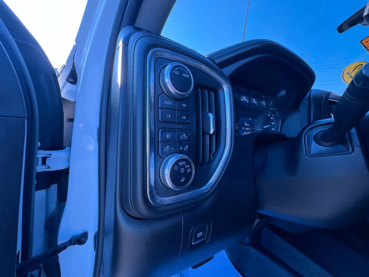 Used 2022 GMC Sierra 3500 SLE w/ SLE Convenience Package AWD/4WD image 16