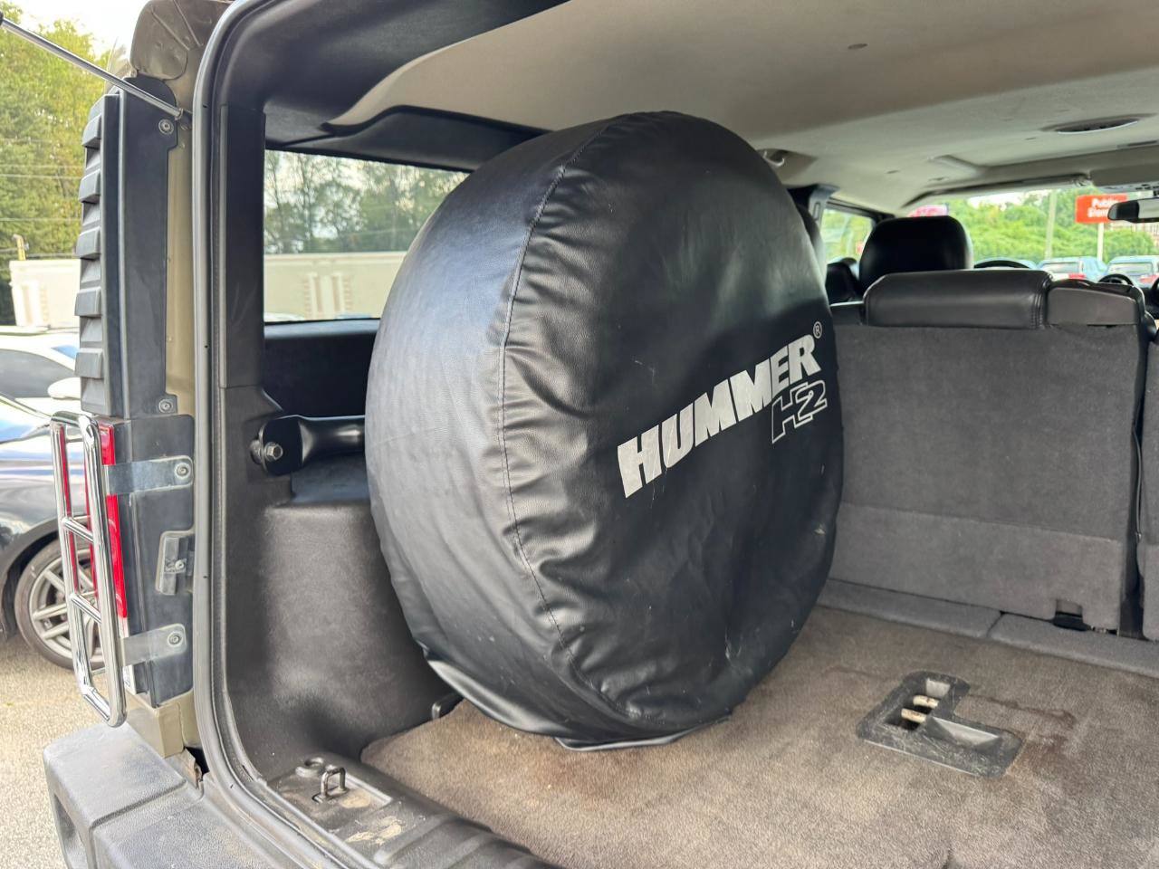 Used 2005 HUMMER H2 w/ Preferred Equipment Group image 34