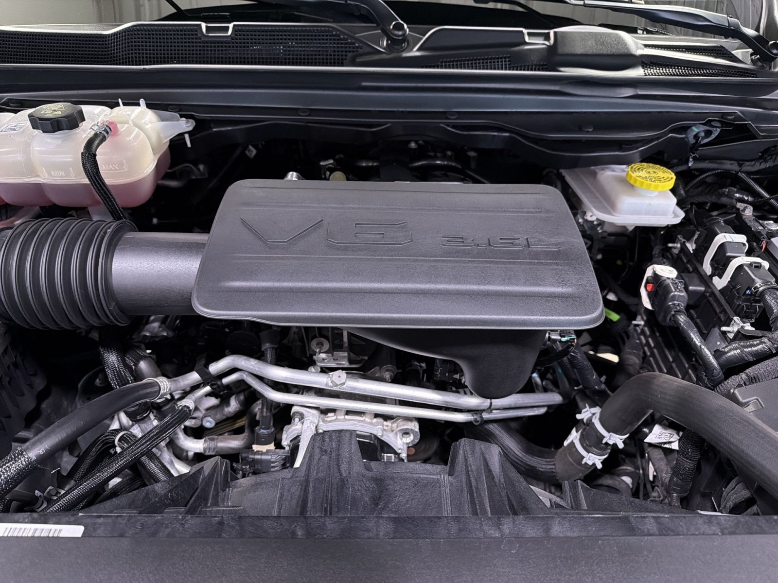 Used 2025 RAM 1500 Tradesman w/ Night Edition AWD/4WD image 32