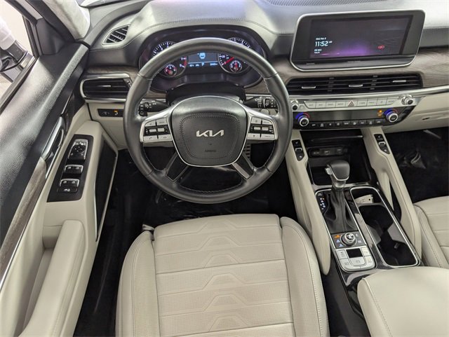 Used 2022 Kia Telluride SX w/ SX Prestige Package image 19