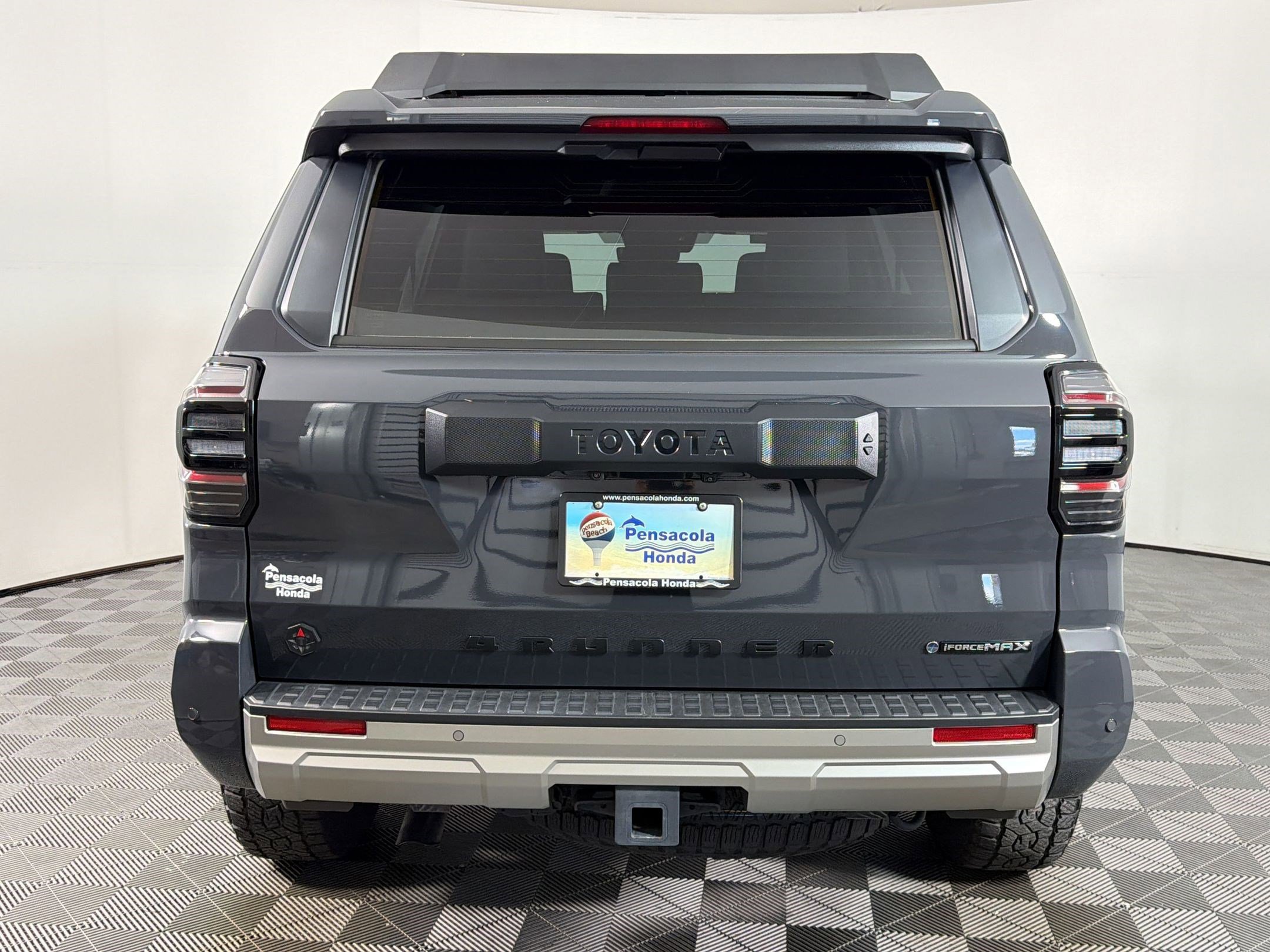 Used 2025 Toyota 4Runner Trailhunter AWD/4WD image 10