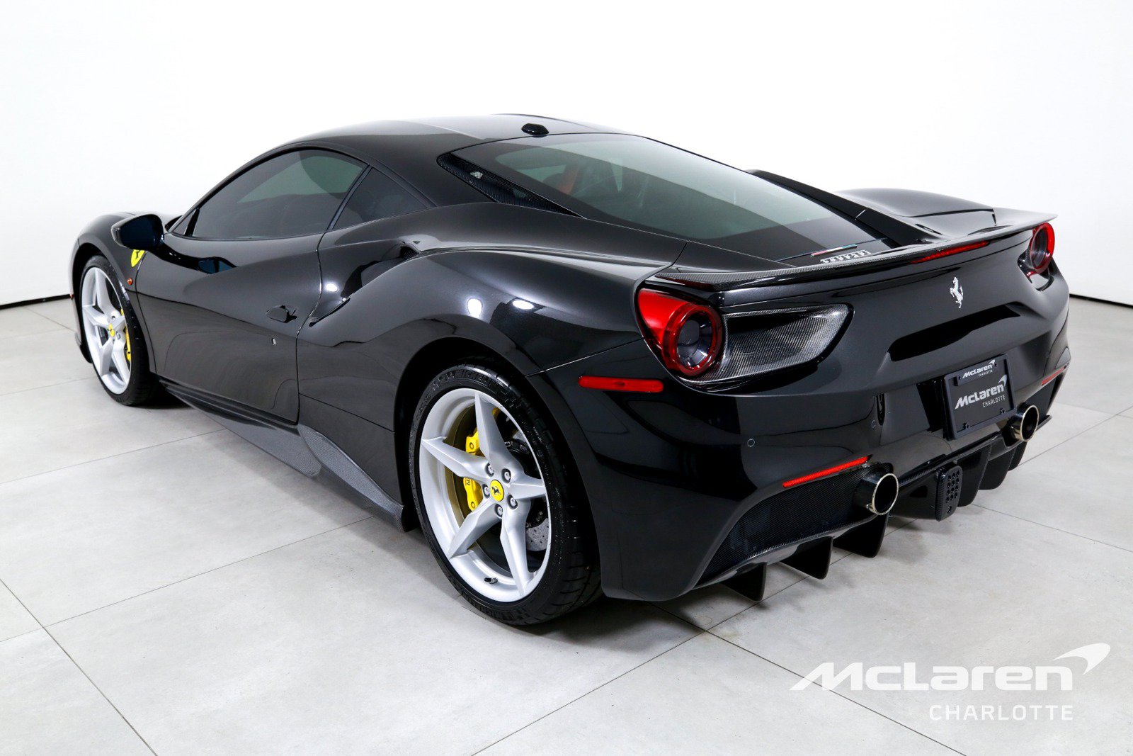 Used 2018 Ferrari 488 GTB RWD image 6
