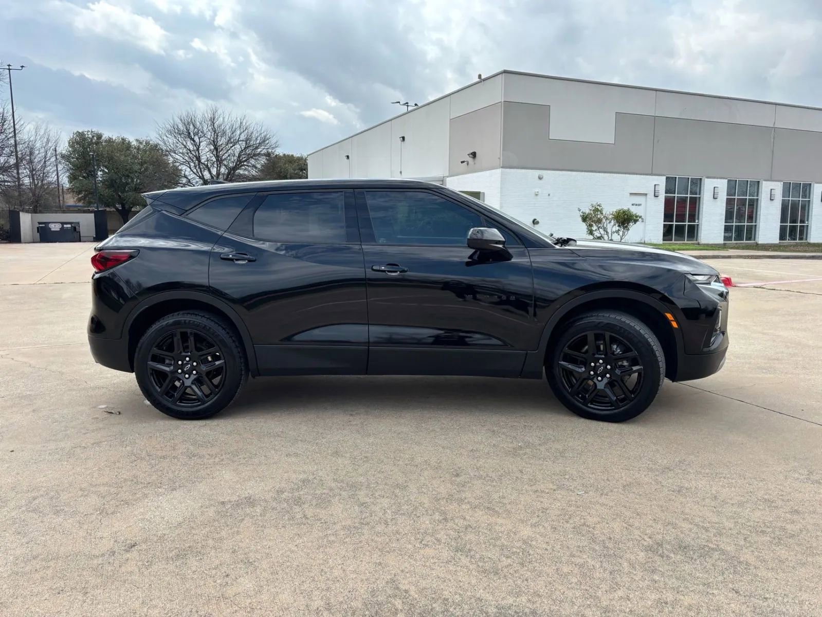 Used 2022 Chevrolet Blazer LT FWD image 4