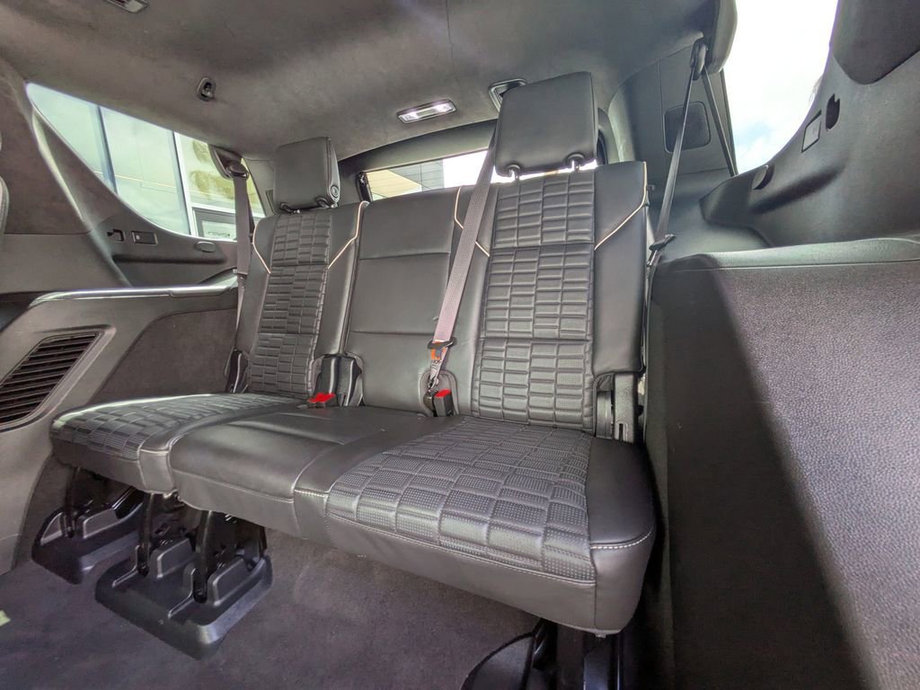 Used 2023 Cadillac Escalade Premium Luxury Platinum image 16